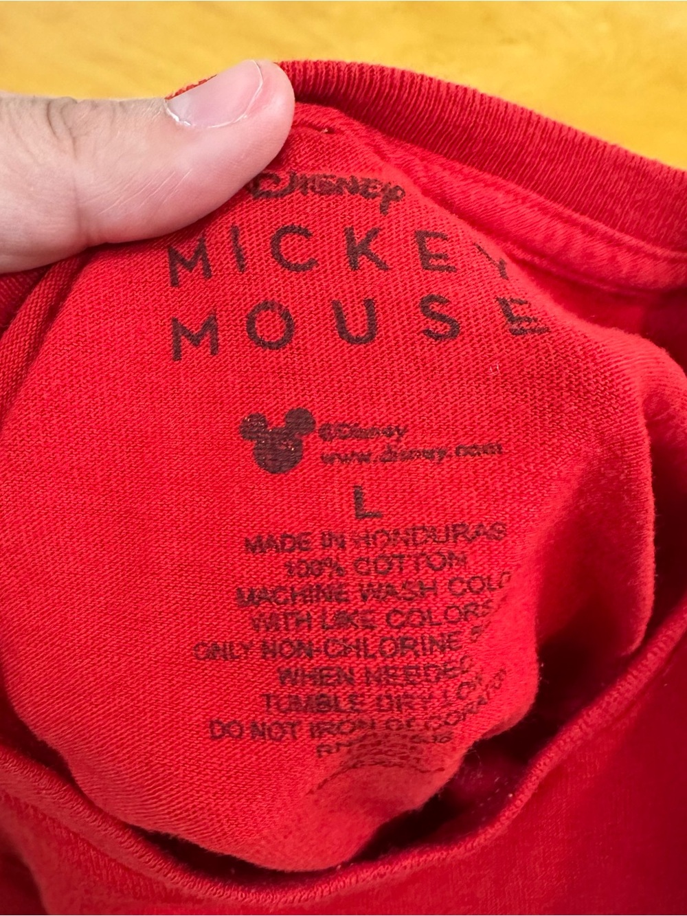 Disney Mickey Mouse Christmas Adult Unisex T Shirt Red Large - Picture 2 of 3